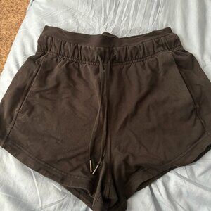 Inner Glow High-Rise Short 3"